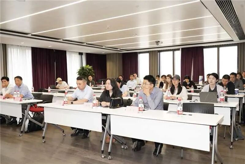 云阙智能迎来上海市中小企业发展服务中心、上海市计算机行业协会、华商书院校友会等组织共探AI营销新范式
